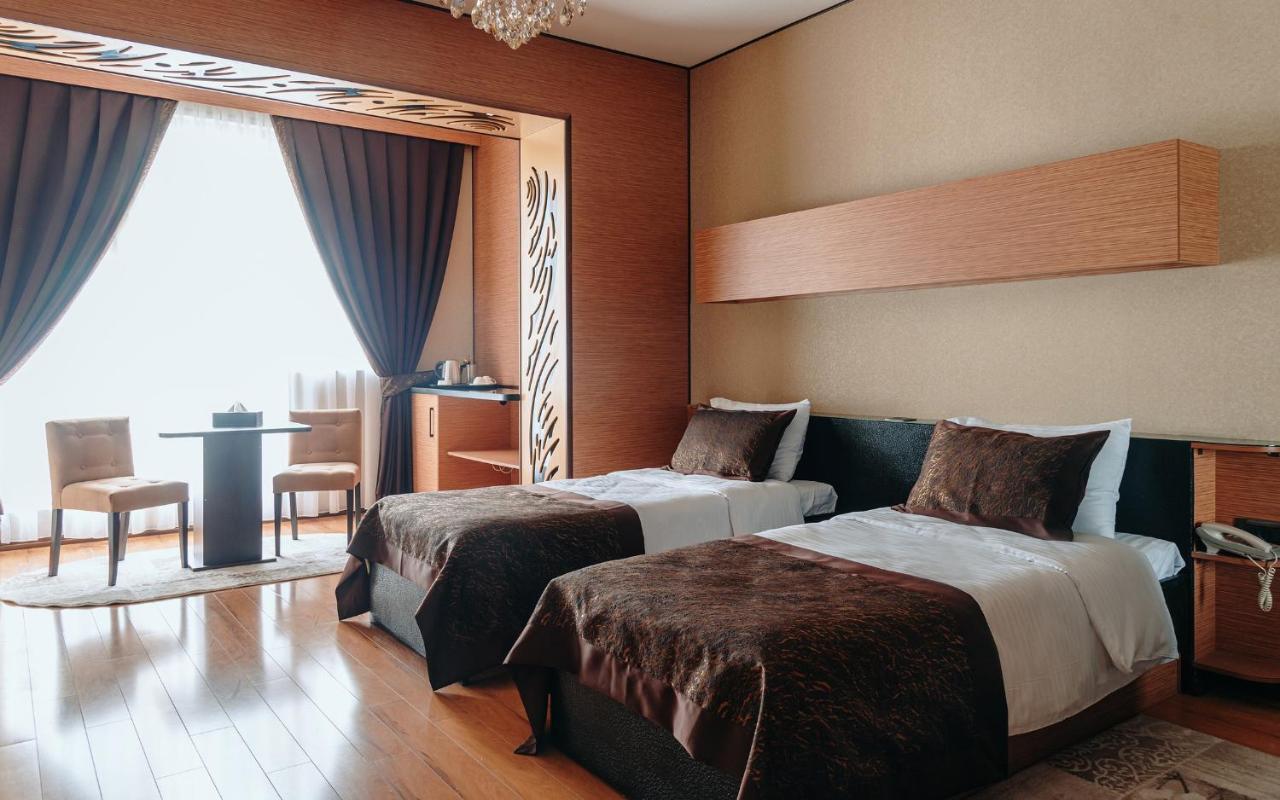 Bayil Breeze Hotel&Restaurant Bakoe Buitenkant foto